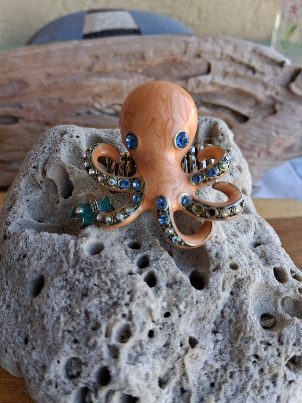 Octopus Stretch Ring with Blue Rhinestones - Picture 7 of 7